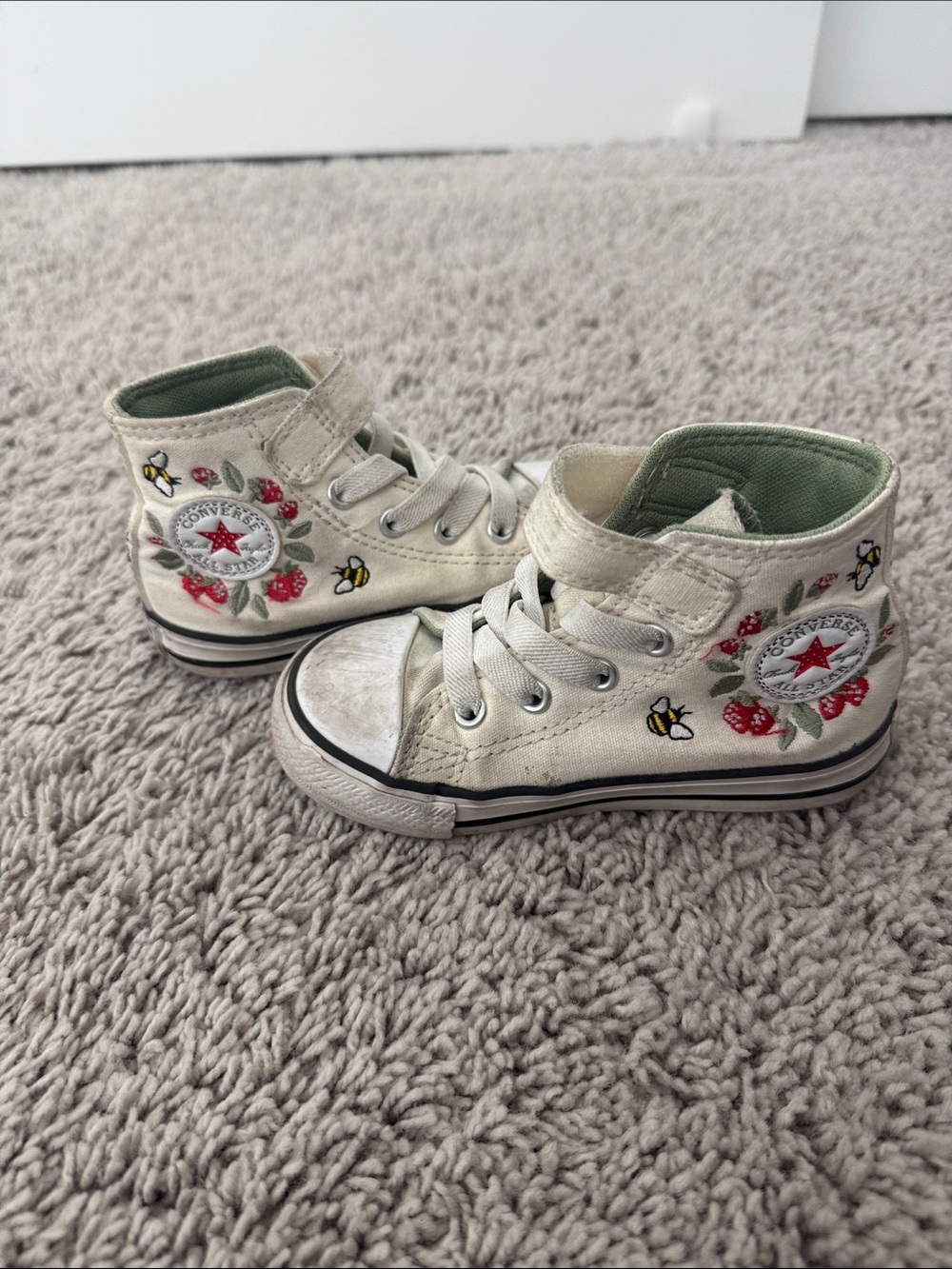 Converse Cream High-Top Kids Sneakers with Floral & Bee Embroidery